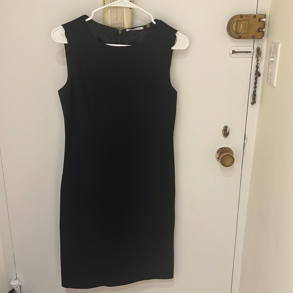 Elie Tahari navy blue sleeveless dress.